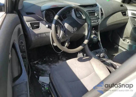 2016 Hyundai Elantra Se z USA, uszkodzony, nr VIN 5NPDH4AE5GH709693